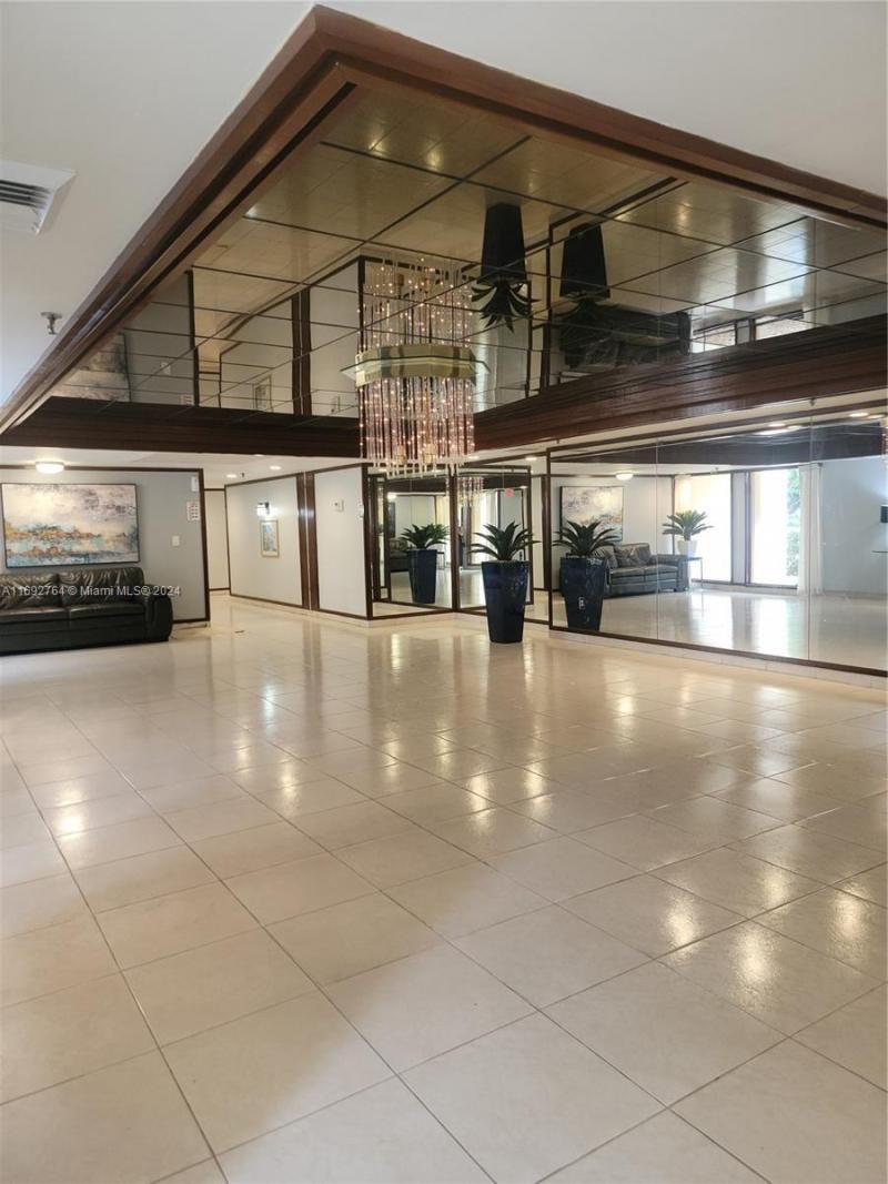 671 NE 195 St, Unit 122-E, Miami, FL 33179 Photo