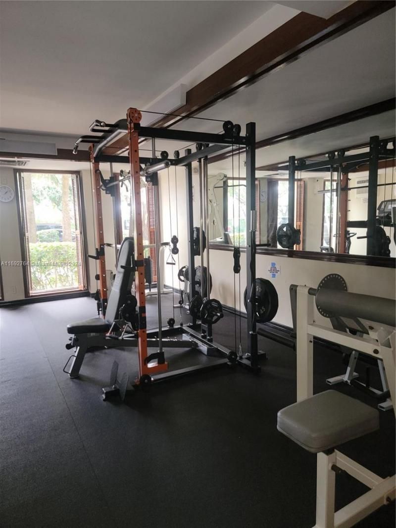 671 NE 195 St, Unit 122-E, Miami, FL 33179 Photo