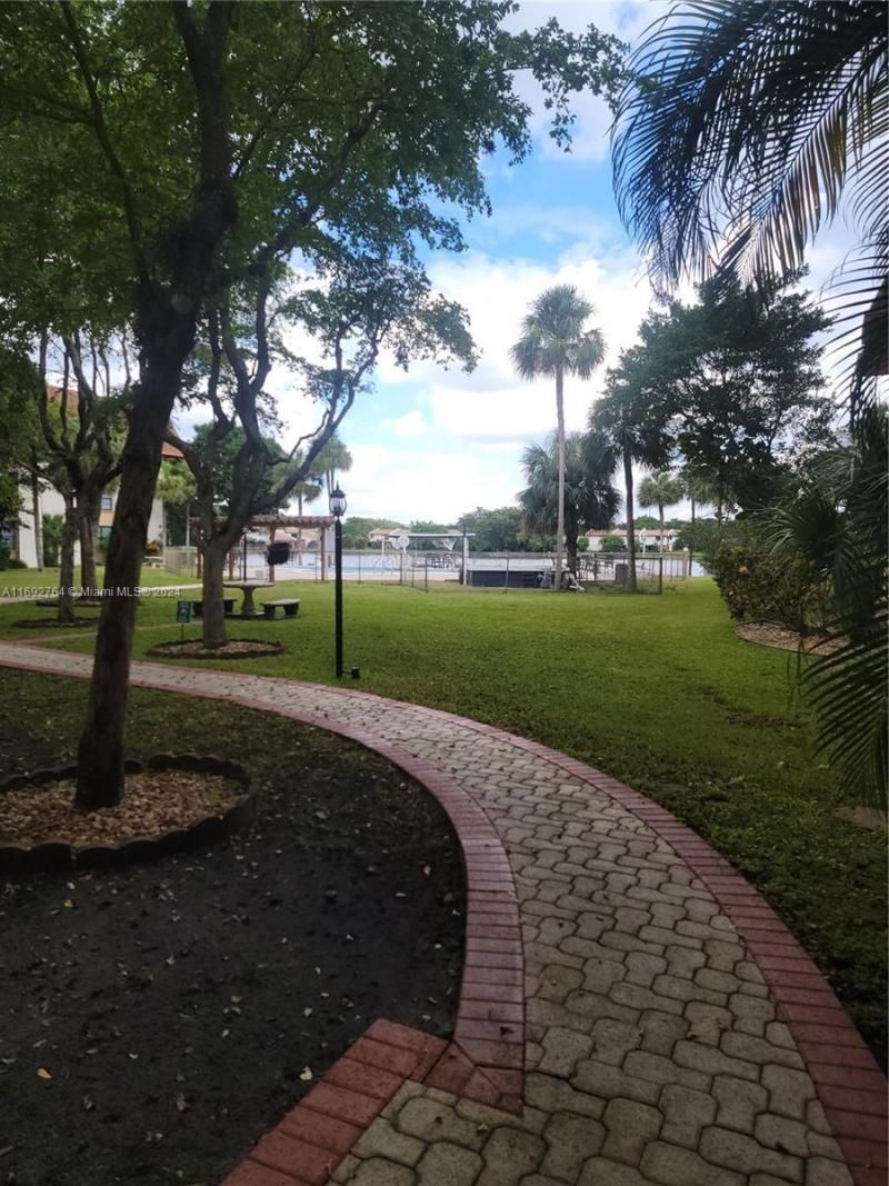 671 NE 195 St, Unit 122-E, Miami, FL 33179 Photo