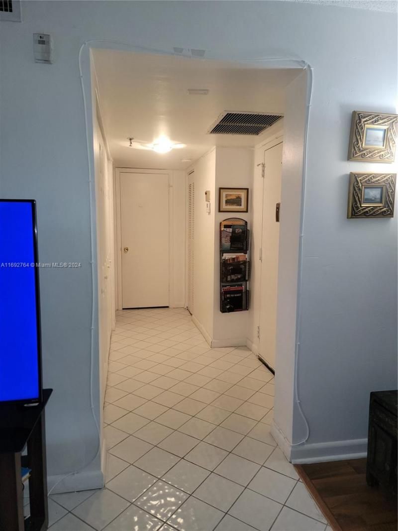 671 NE 195 St, Unit 122-E, Miami, FL 33179 Photo