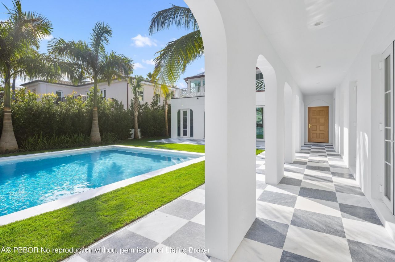 1246 N Lake Way, Palm Beach, FL 33480 Photo