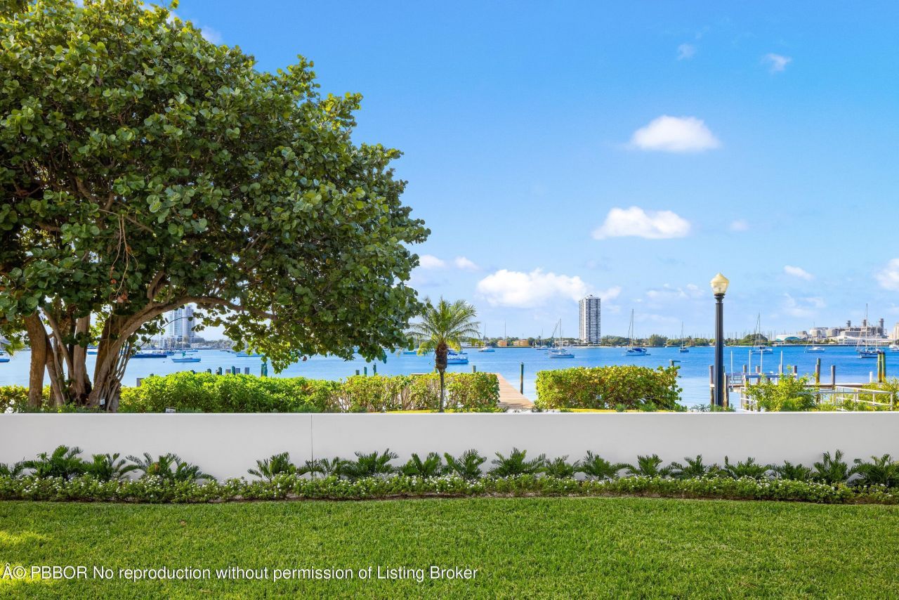 1246 N Lake Way, Palm Beach, FL 33480 Photo