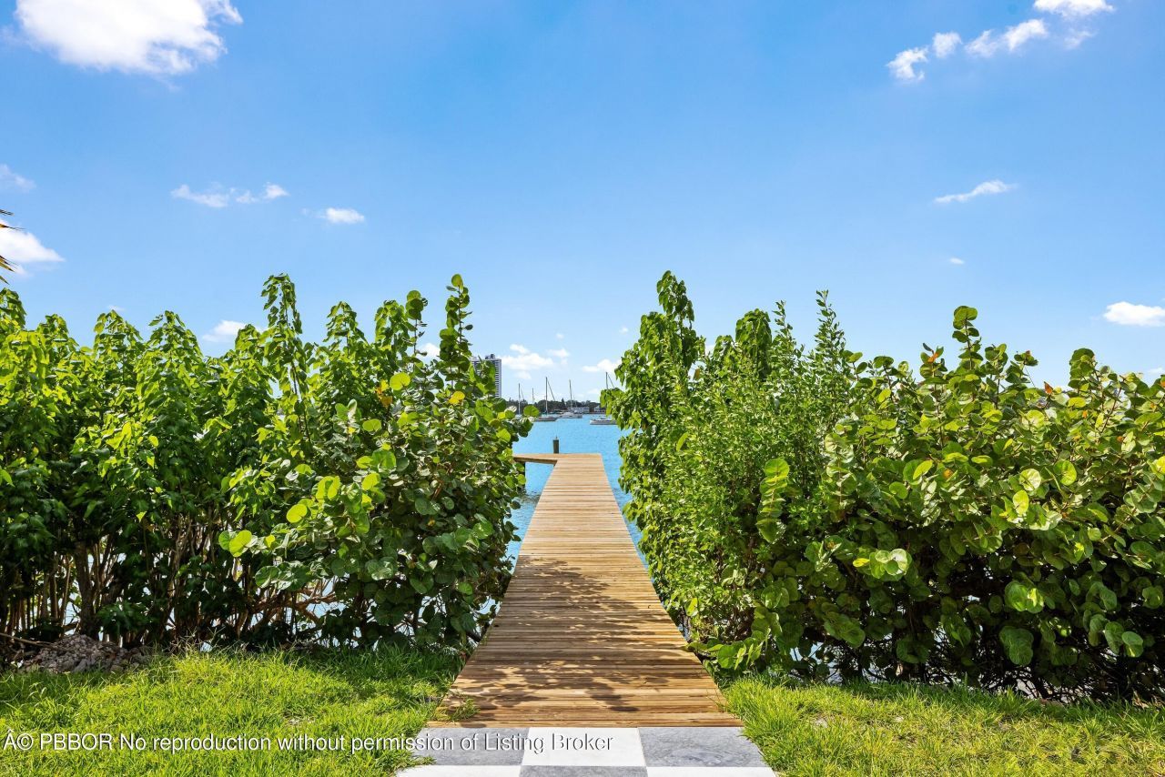 1246 N Lake Way, Palm Beach, FL 33480 Photo