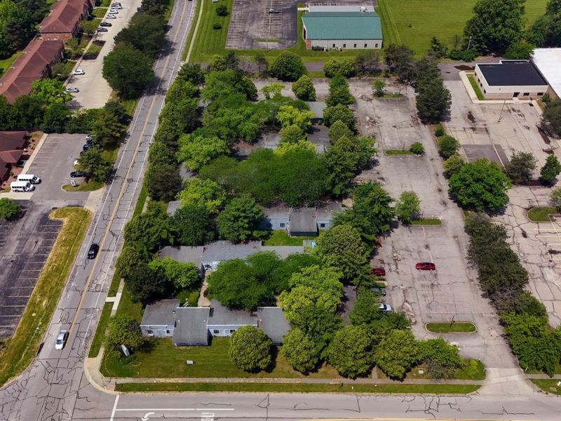 2337 Kimberly Parkway N, Columbus, OH 43232 Photo 2