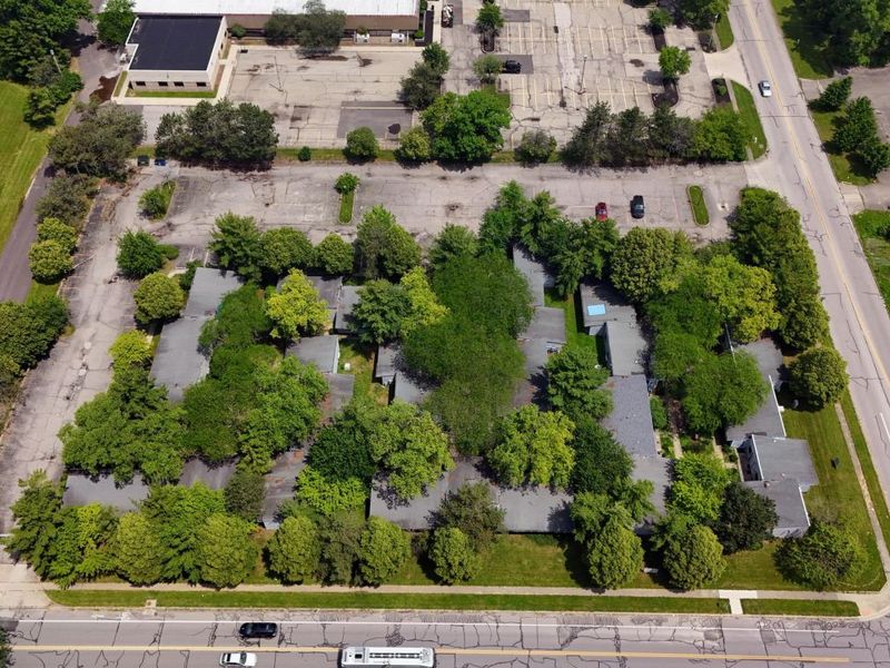 2337 Kimberly Parkway N, Columbus, OH 43232 Photo 3