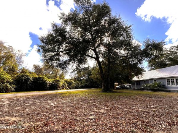 301 Fire Fly Lane, Southport, NC 28461