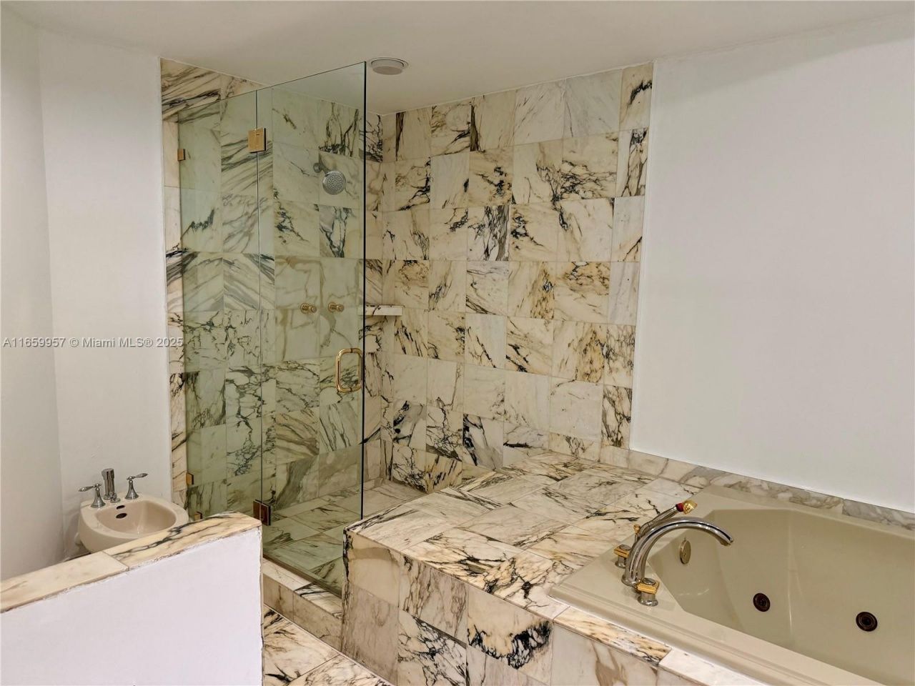 3700 Island Blvd, Unit C202, Aventura, FL 33160 Photo