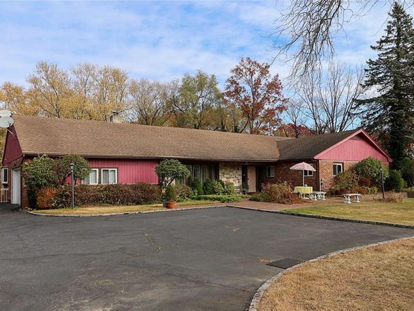 20 Rolling Hill Road, Old Westbury, NY 11568
