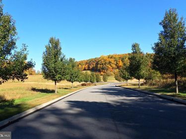 2212 S MELROSE LANE, BETHLEHEM, PA 18015