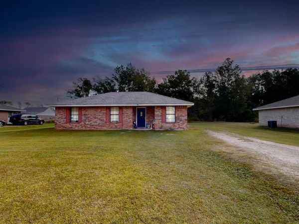 1114 Pinder Ln, DeQuincy, LA 70633
