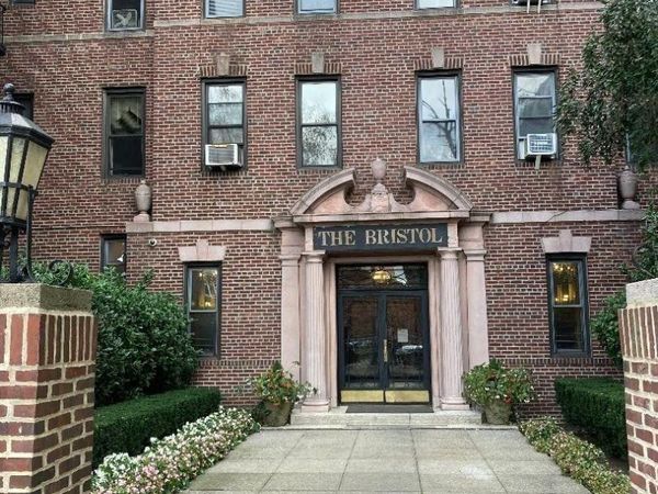 78-14 Austin Street, Unit 4G, Forest Hills, NY 11375