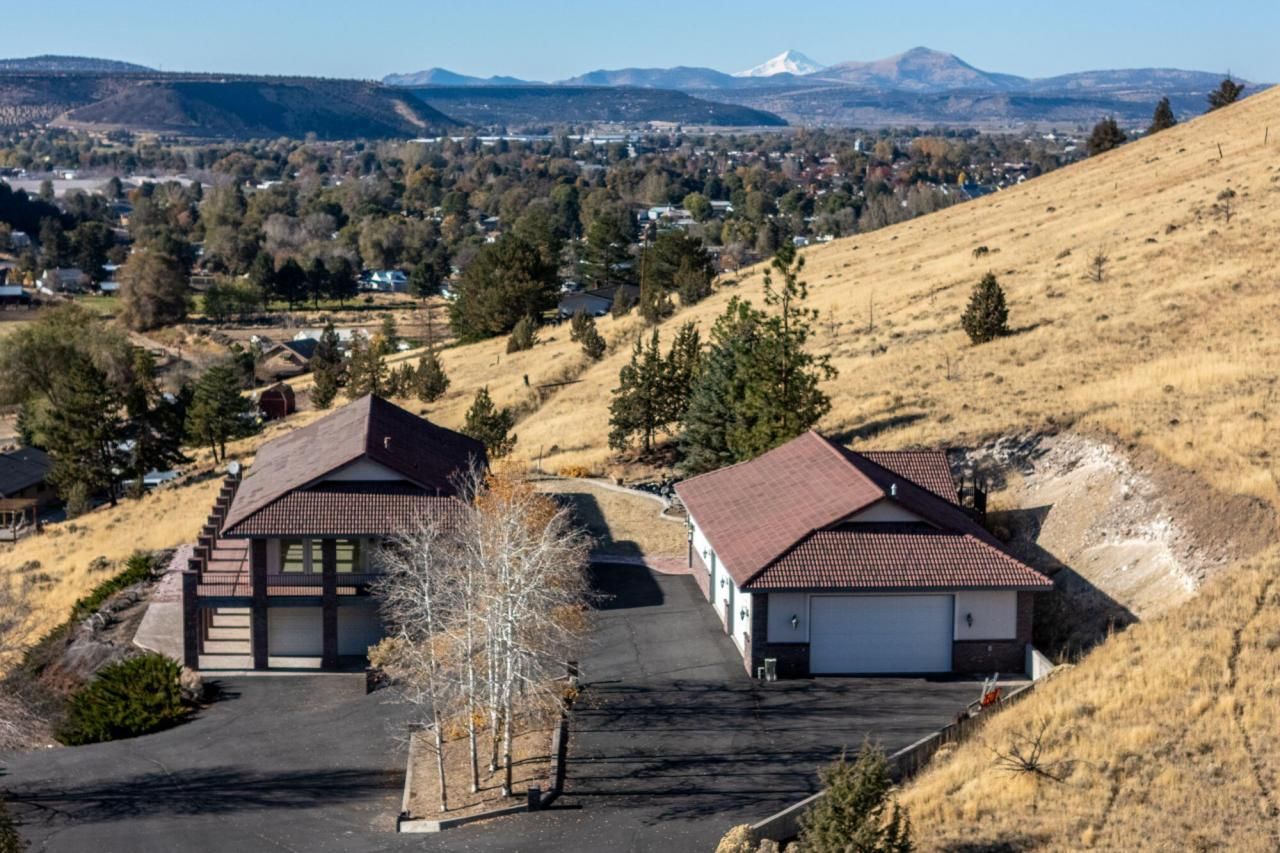 2717 SE Hill Street Prineville, OR 97754