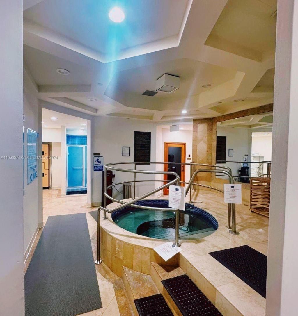 9595 Collins Ave, Unit N9-C, Surfside, FL 33154 Photo