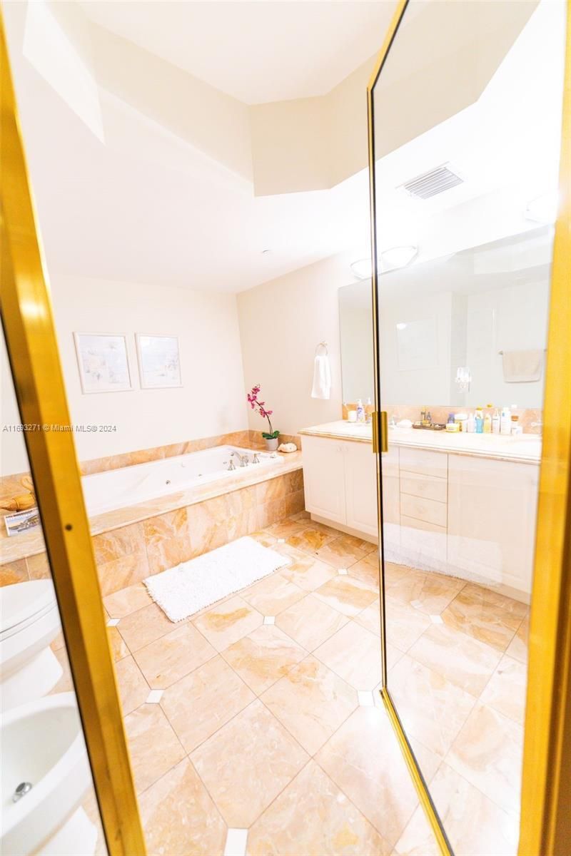 9595 Collins Ave, Unit N9-C, Surfside, FL 33154 Photo