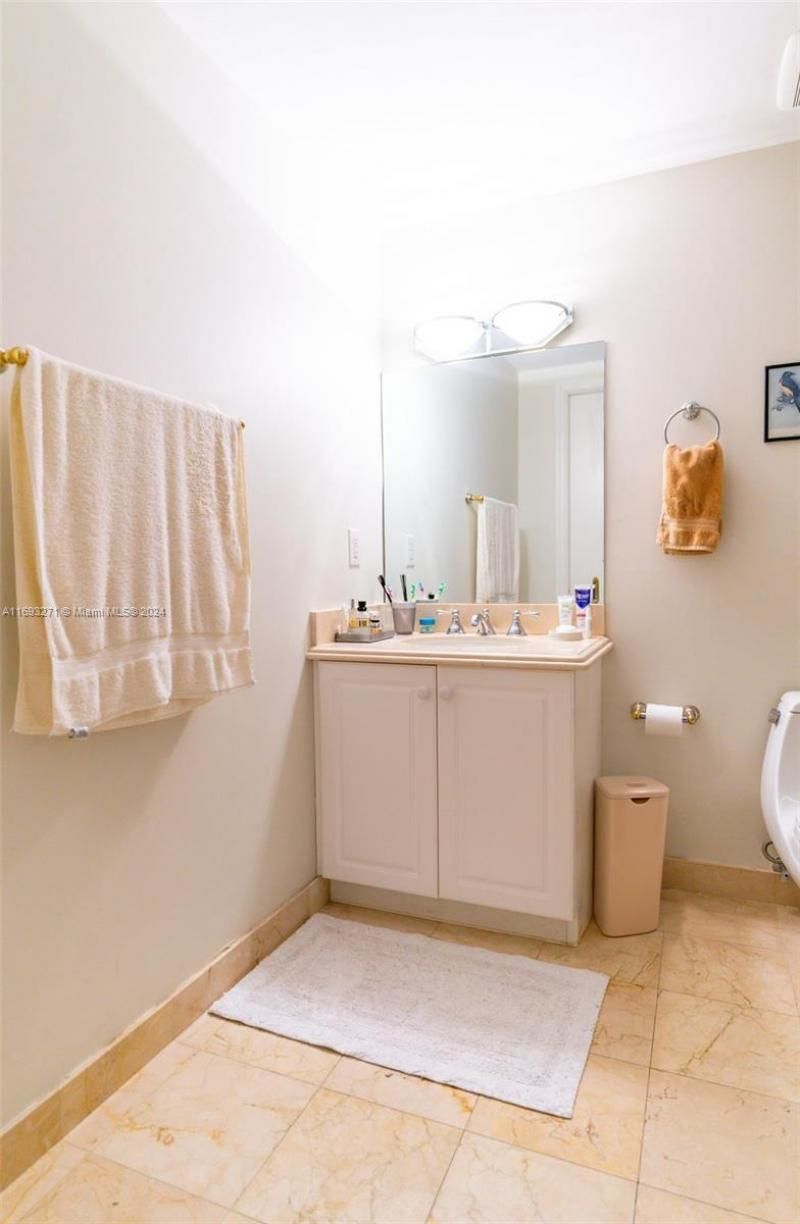 9595 Collins Ave, Unit N9-C, Surfside, FL 33154 Photo