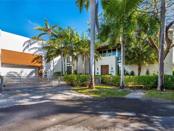 400 Tamarind Dr, Hallandale Beach, FL 33009