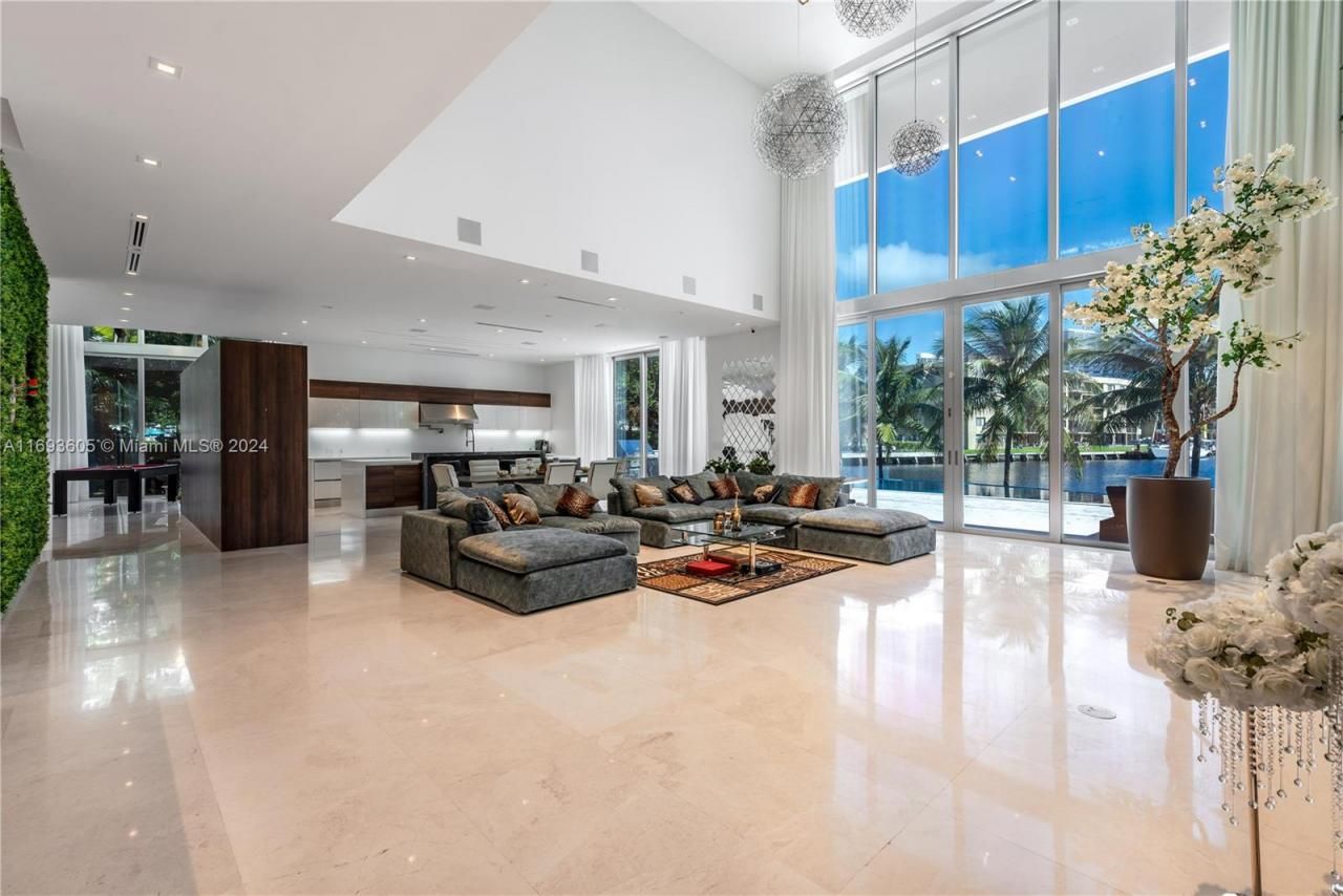 400 Tamarind Dr, Hallandale Beach, FL 33009 Photo