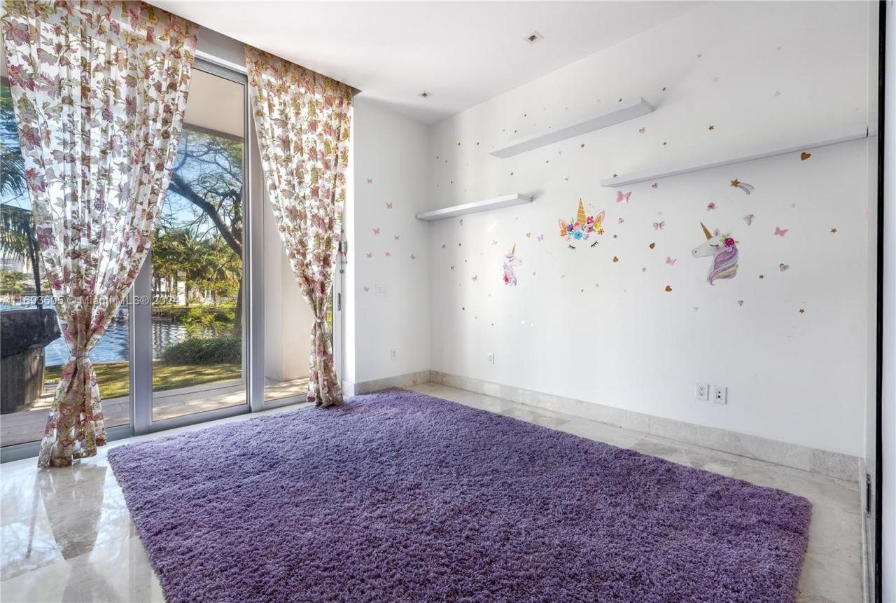 400 Tamarind Dr, Hallandale Beach, FL 33009 Photo