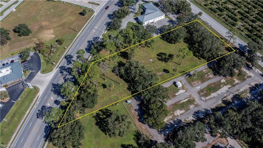 891 W Hickpochee Ave, Labelle, FL 33935 Photo