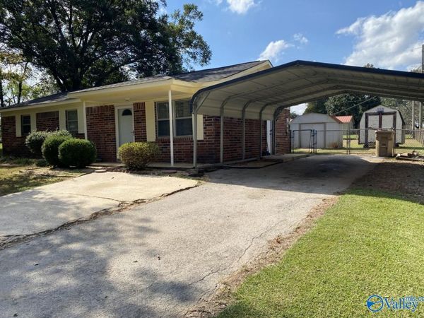 215 Livingston Lane, Moulton, AL 35650