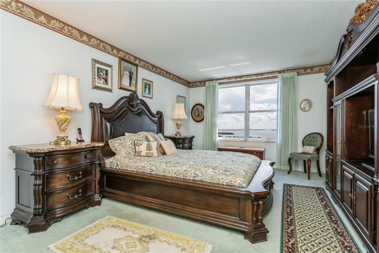 5200 Brittany Drive S, Unit 1708, Saint Petersburg, FL 33715 Photo