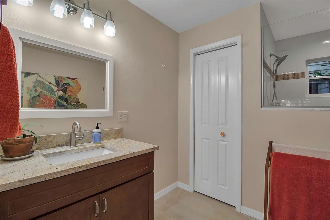 3410 Avenida Madera, Unit B, Bradenton, FL 34210 Photo