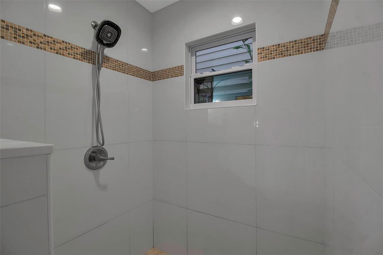 3410 Avenida Madera, Unit B, Bradenton, FL 34210 Photo