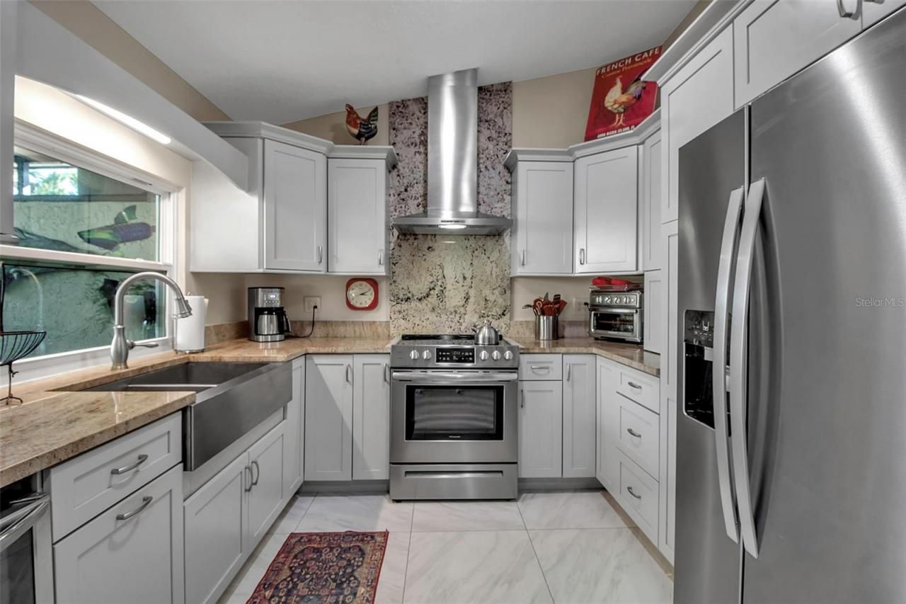 3410 Avenida Madera, Unit B, Bradenton, FL 34210 Photo