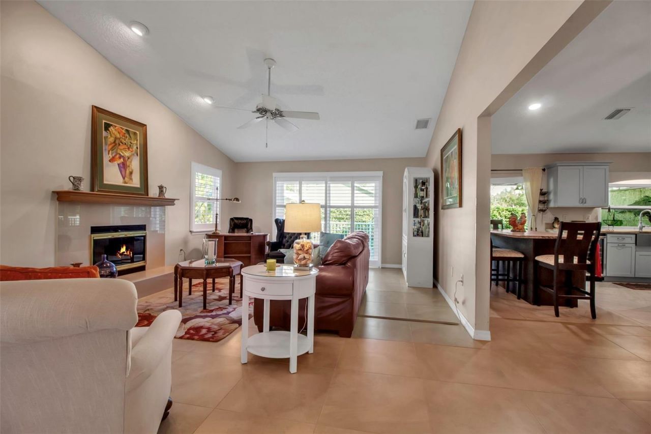 3410 Avenida Madera, Unit B, Bradenton, FL 34210 Photo