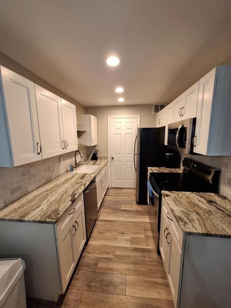 3255 Beneva Road, Unit 102, Sarasota, FL 34232 Photo