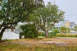 121a 16th Ave. N photo 4