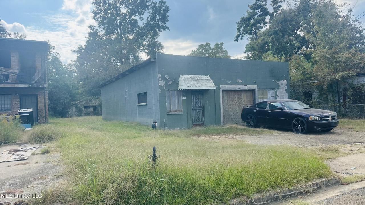 1621 Topp Avenue, Jackson, MS 39204 Main Photo