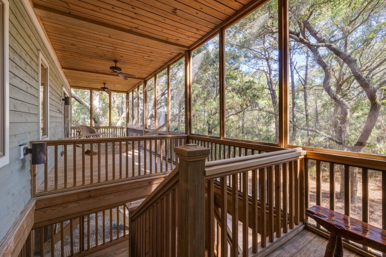 362 Pelican Flight Drive Photo 32