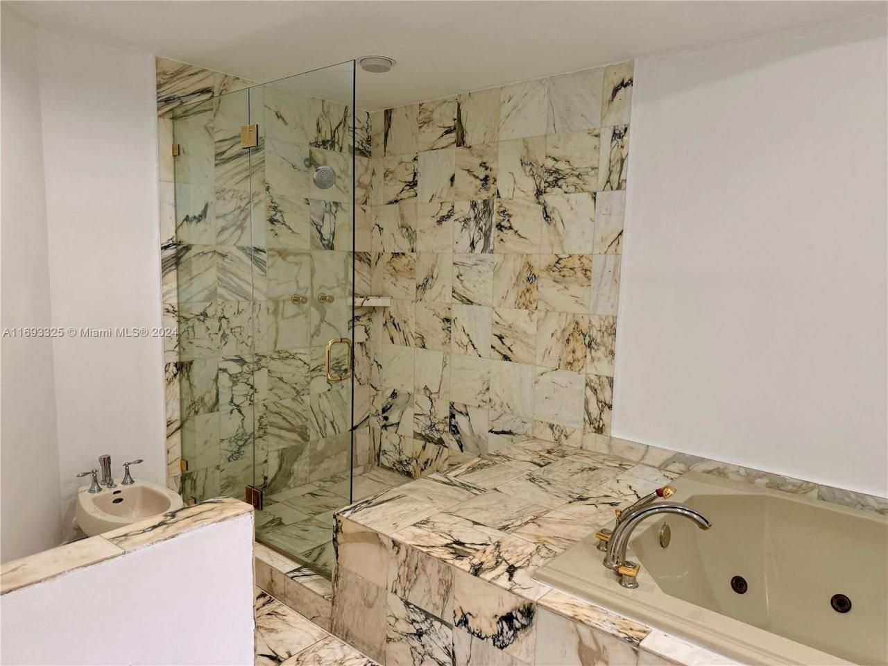 3700 Island Blvd, Unit C-202, Aventura, FL 33160 Photo