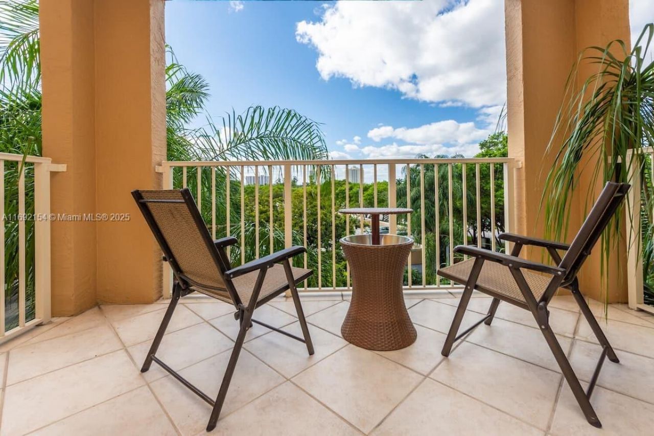 19999 E Country Club Dr, Unit 1403, Aventura, FL 33180 Photo