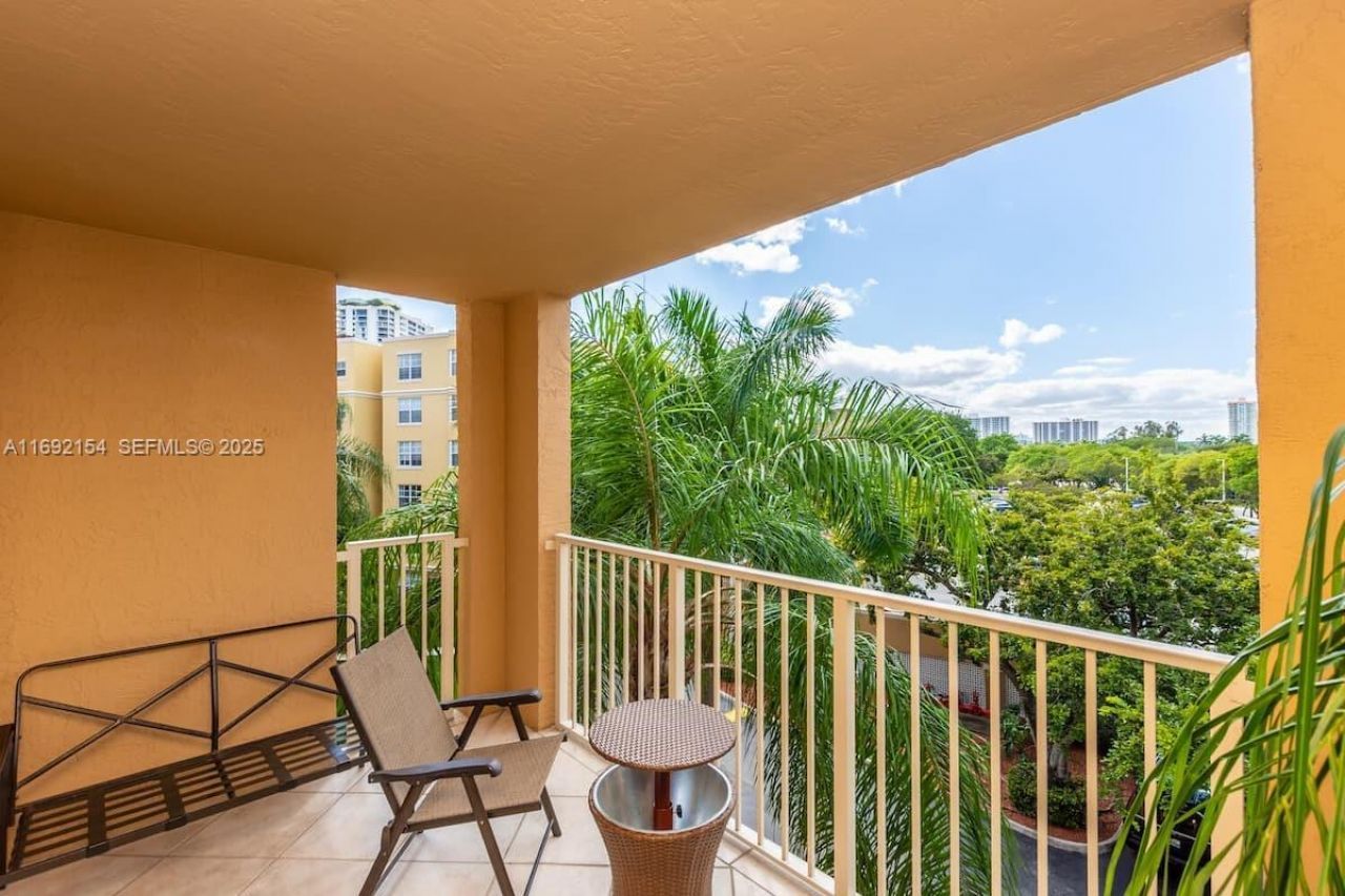 19999 E Country Club Dr, Unit 1403, Aventura, FL 33180 Photo