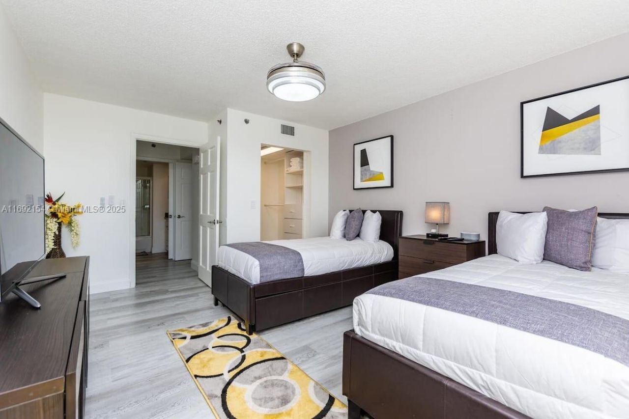 19999 E Country Club Dr, Unit 1403, Aventura, FL 33180 Photo