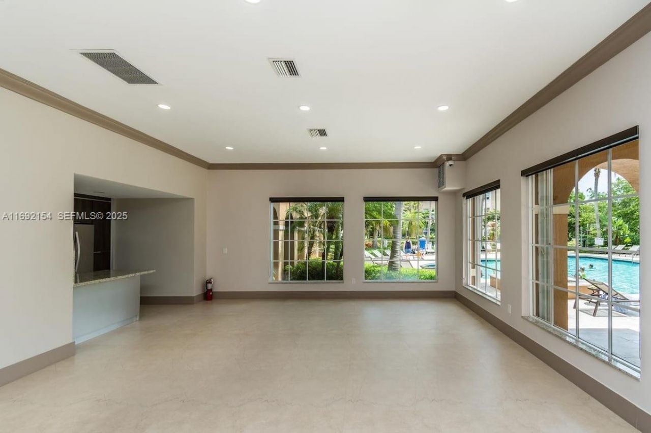 19999 E Country Club Dr, Unit 1403, Aventura, FL 33180 Photo