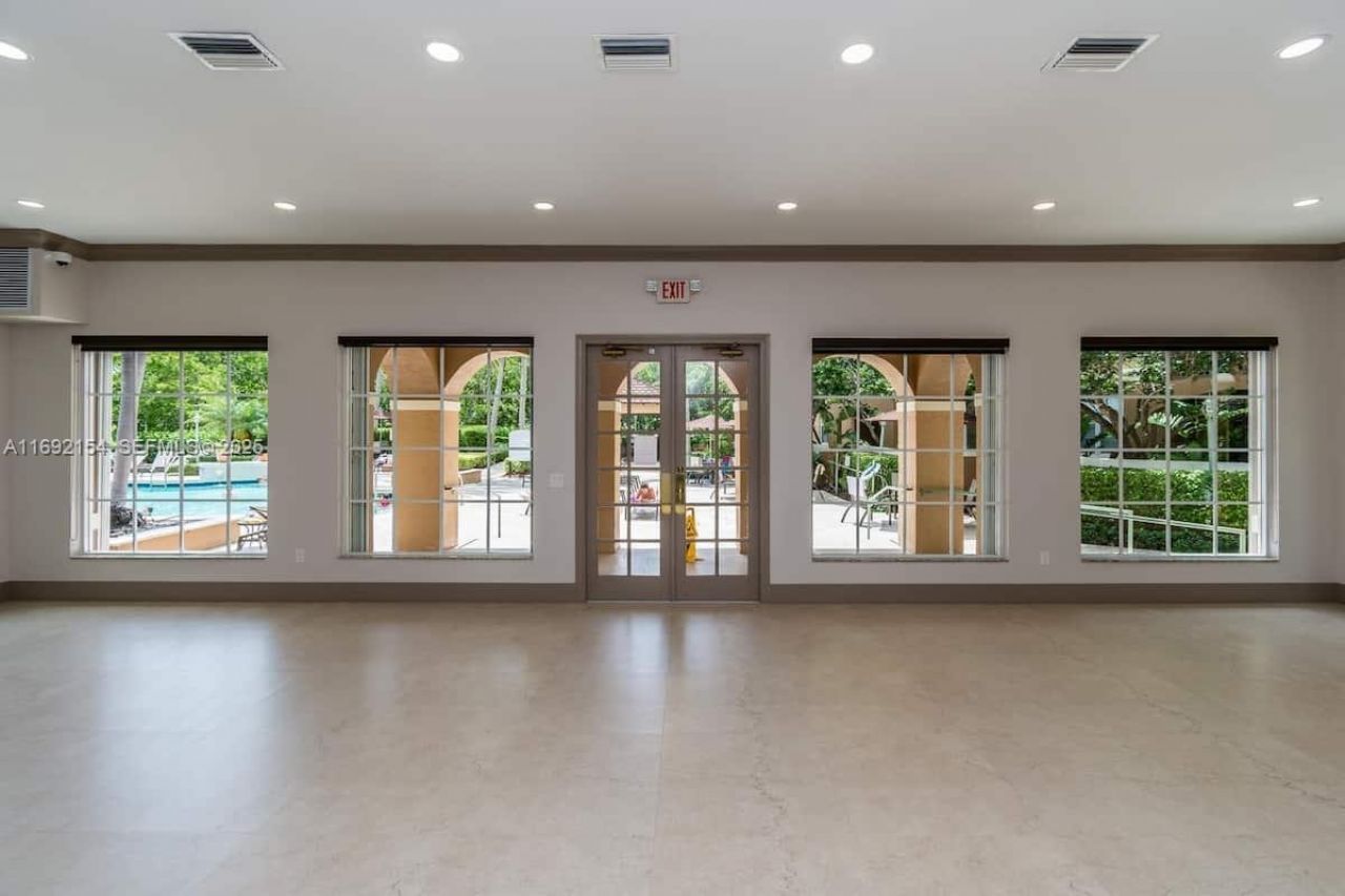 19999 E Country Club Dr, Unit 1403, Aventura, FL 33180 Photo