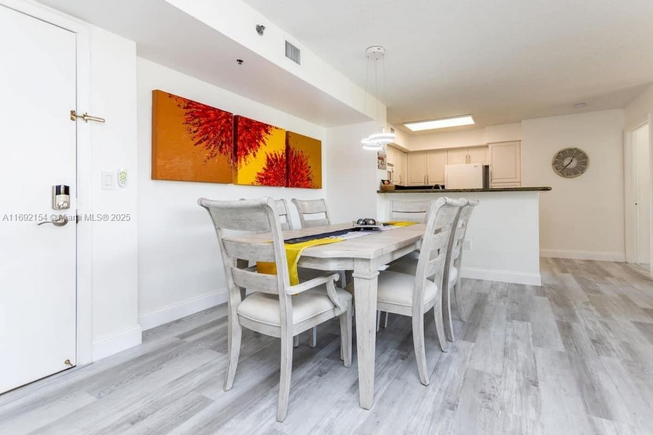 19999 E Country Club Dr, Unit 1403, Aventura, FL 33180 Photo