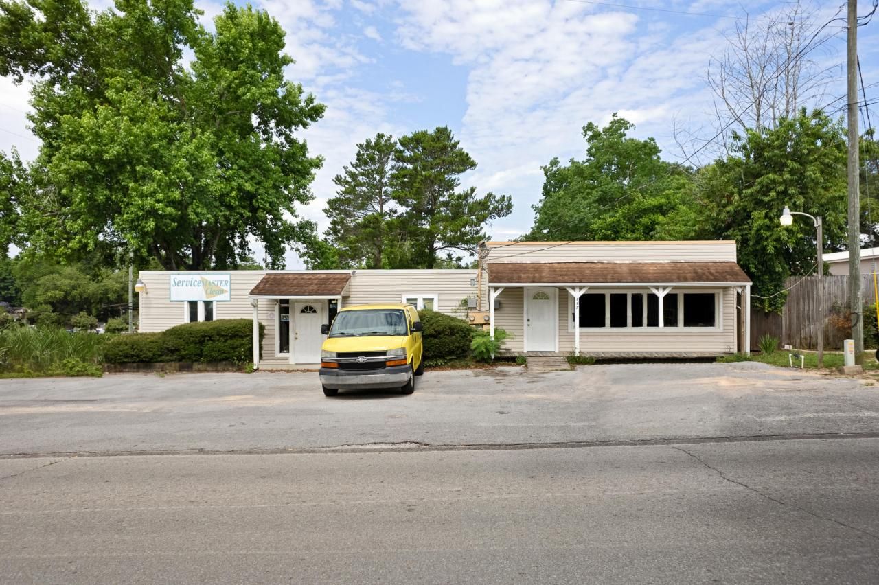 117 Auburn Road, Fort Walton Beach, FL 32547 Main Photo
