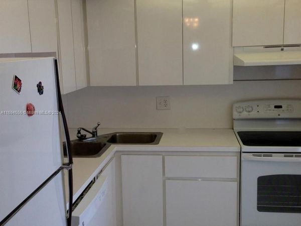 6070 NW 64th Ave, Unit 307, Tamarac, FL 33319