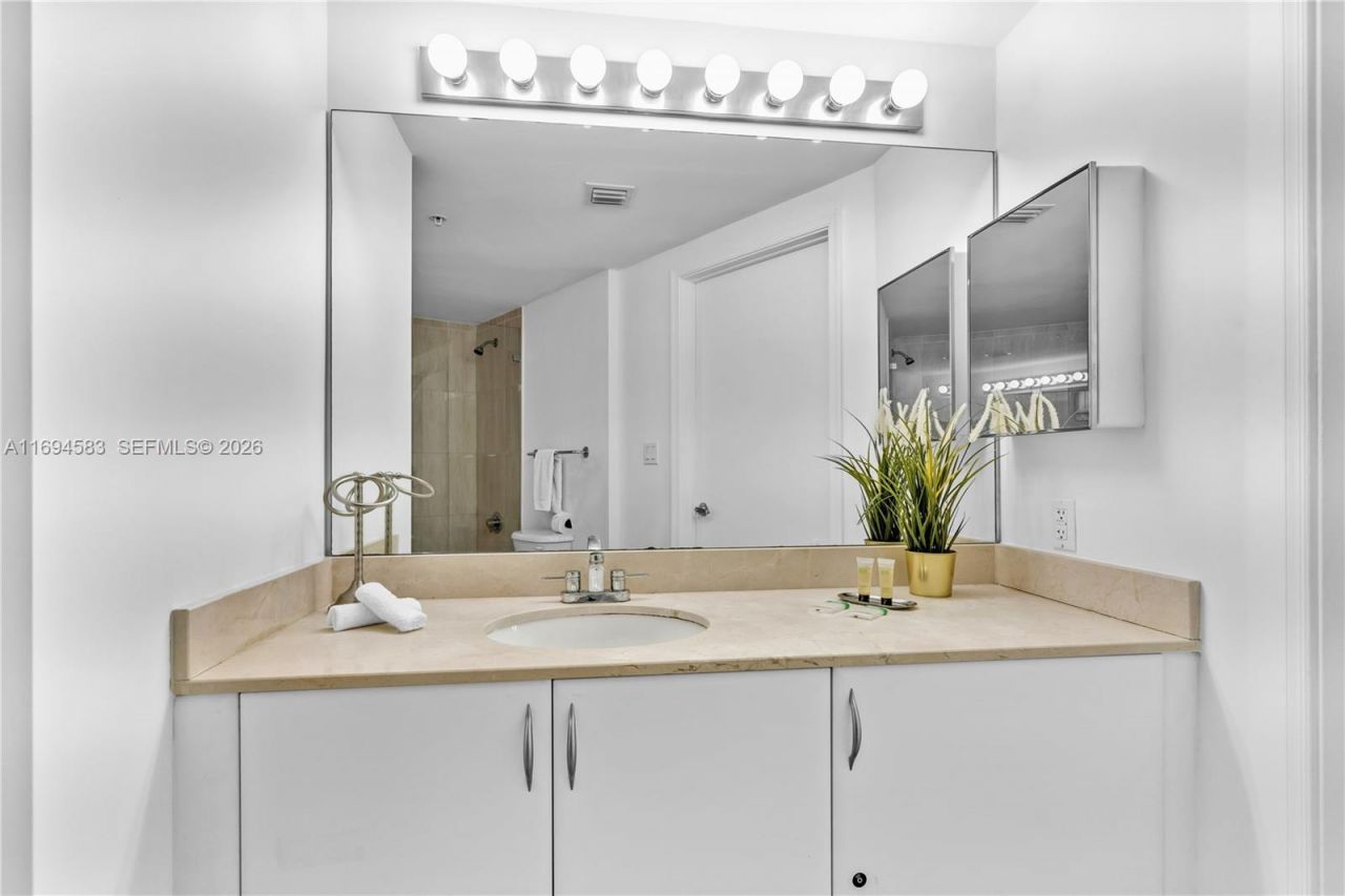 1750 N Bayshore Dr, Unit 5014, Miami, FL 33132 Photo