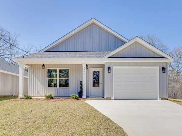 8086 Third Street, Laurel Hill, FL 32567