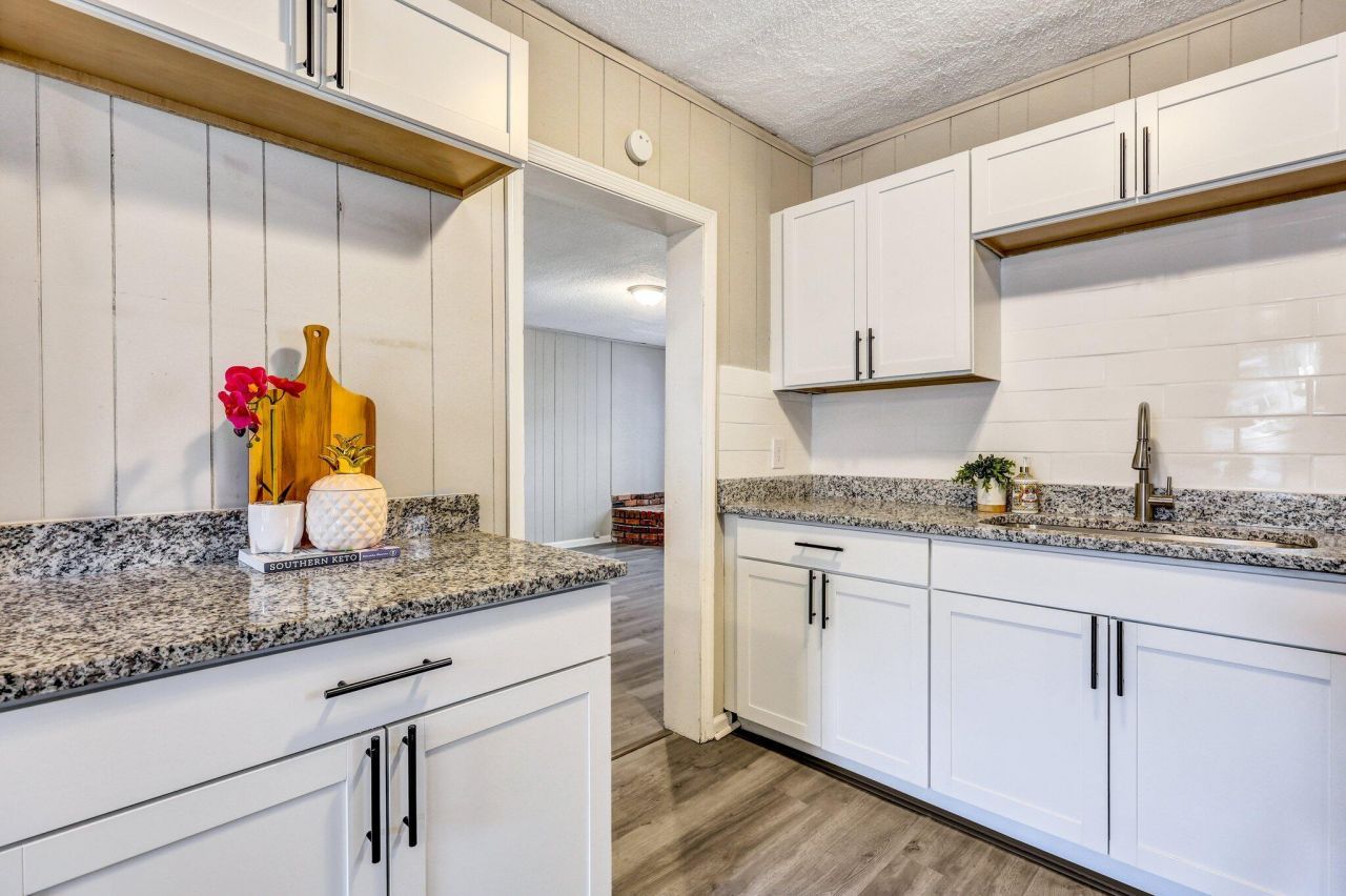 2674 Houston Street Photo 11