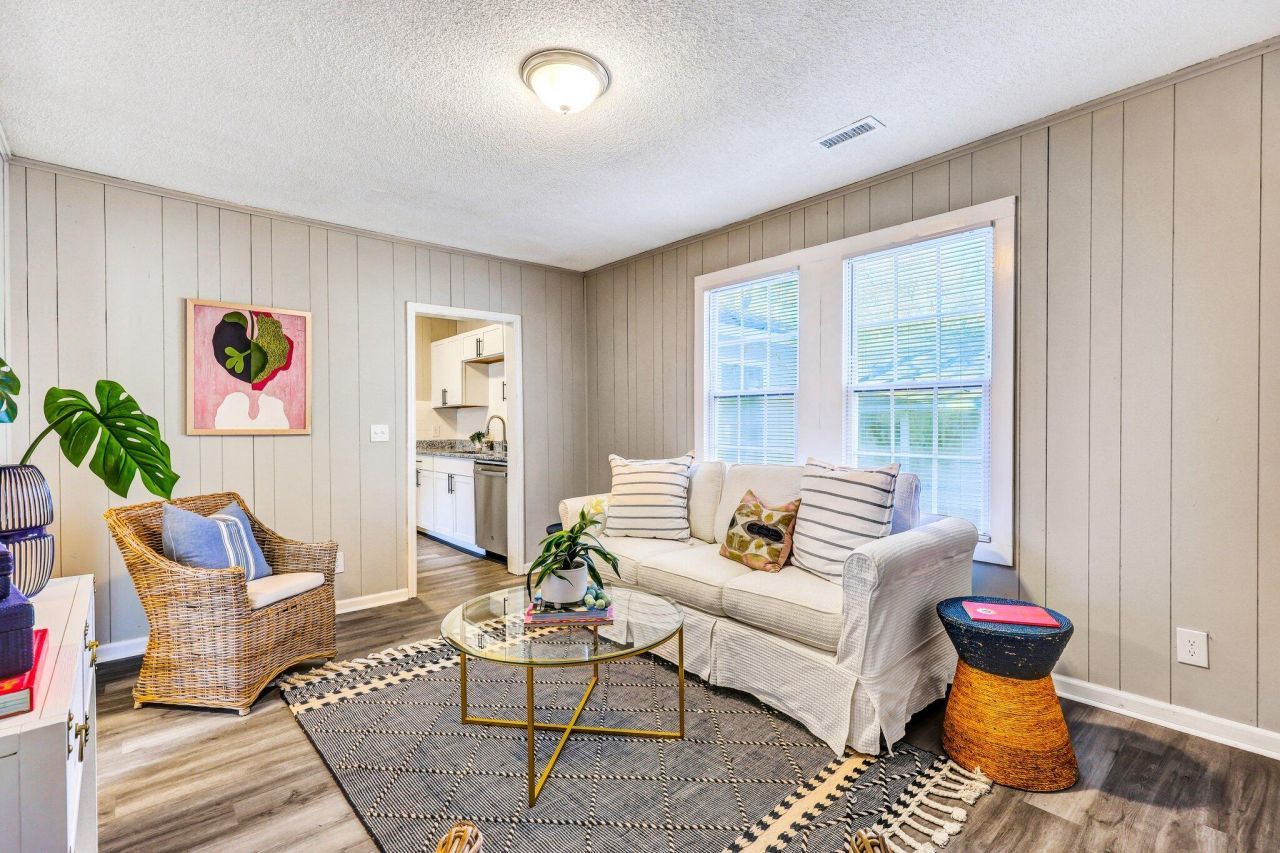 2674 Houston Street Photo 7