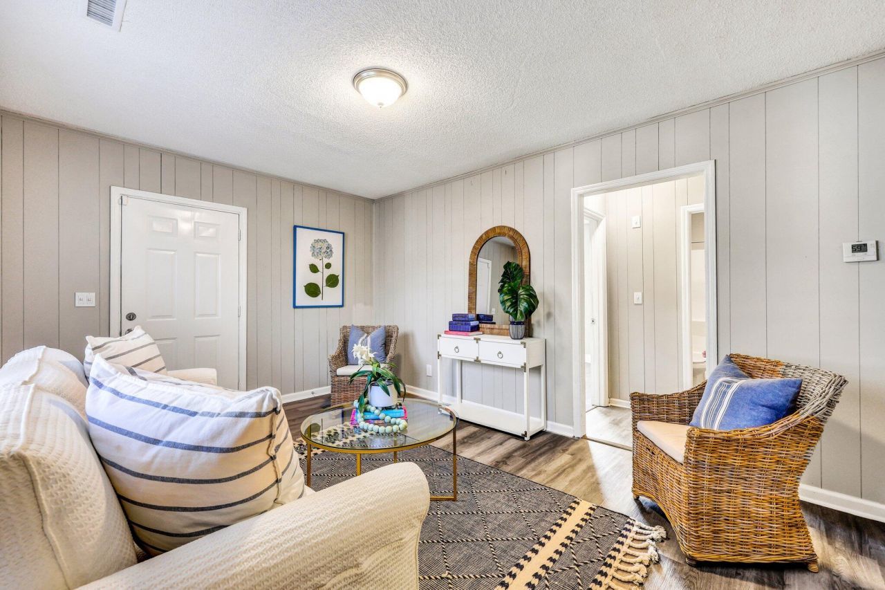 2674 Houston Street Photo 9