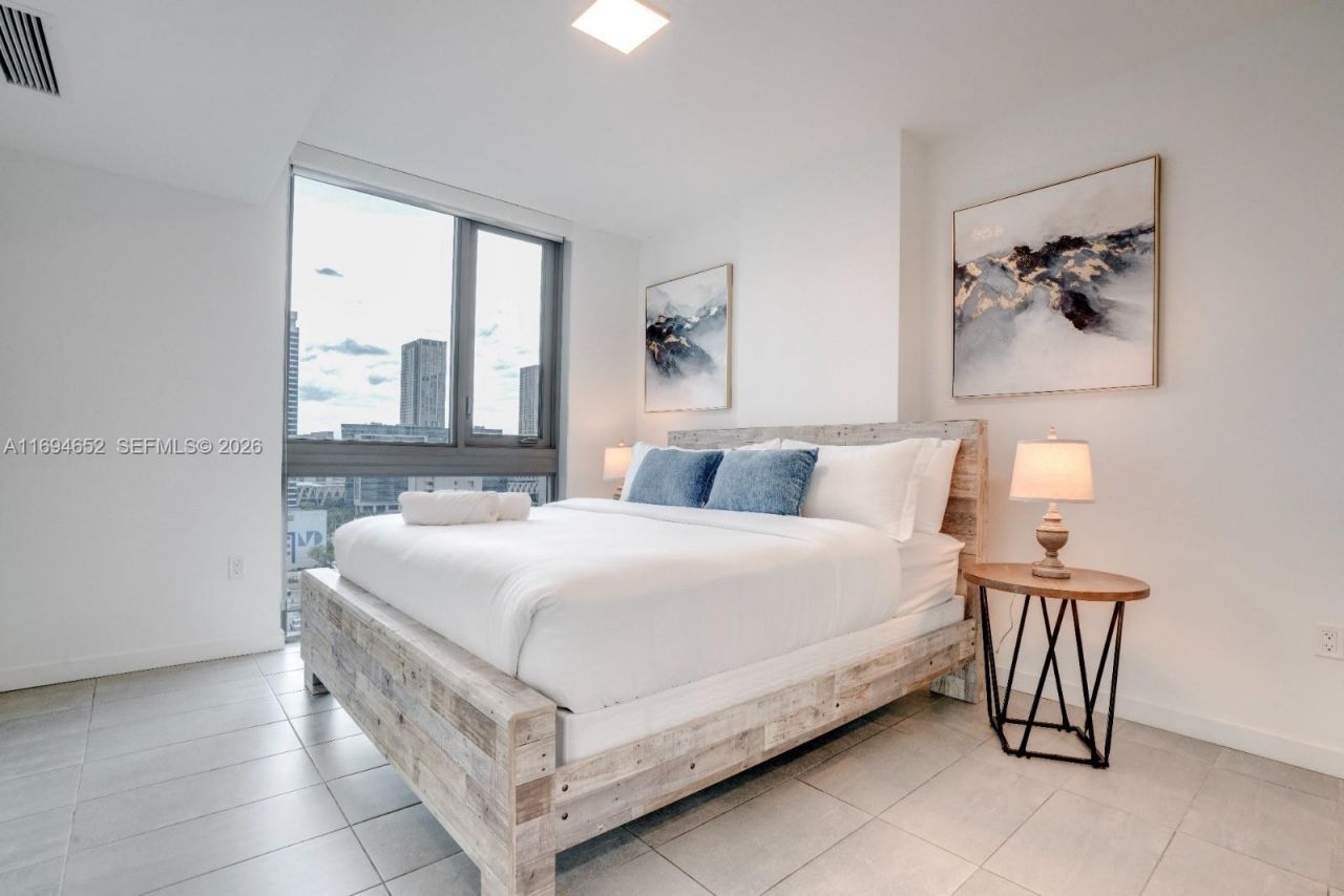 227 NE 2nd St, Unit 1705, Miami, FL 33132 Photo