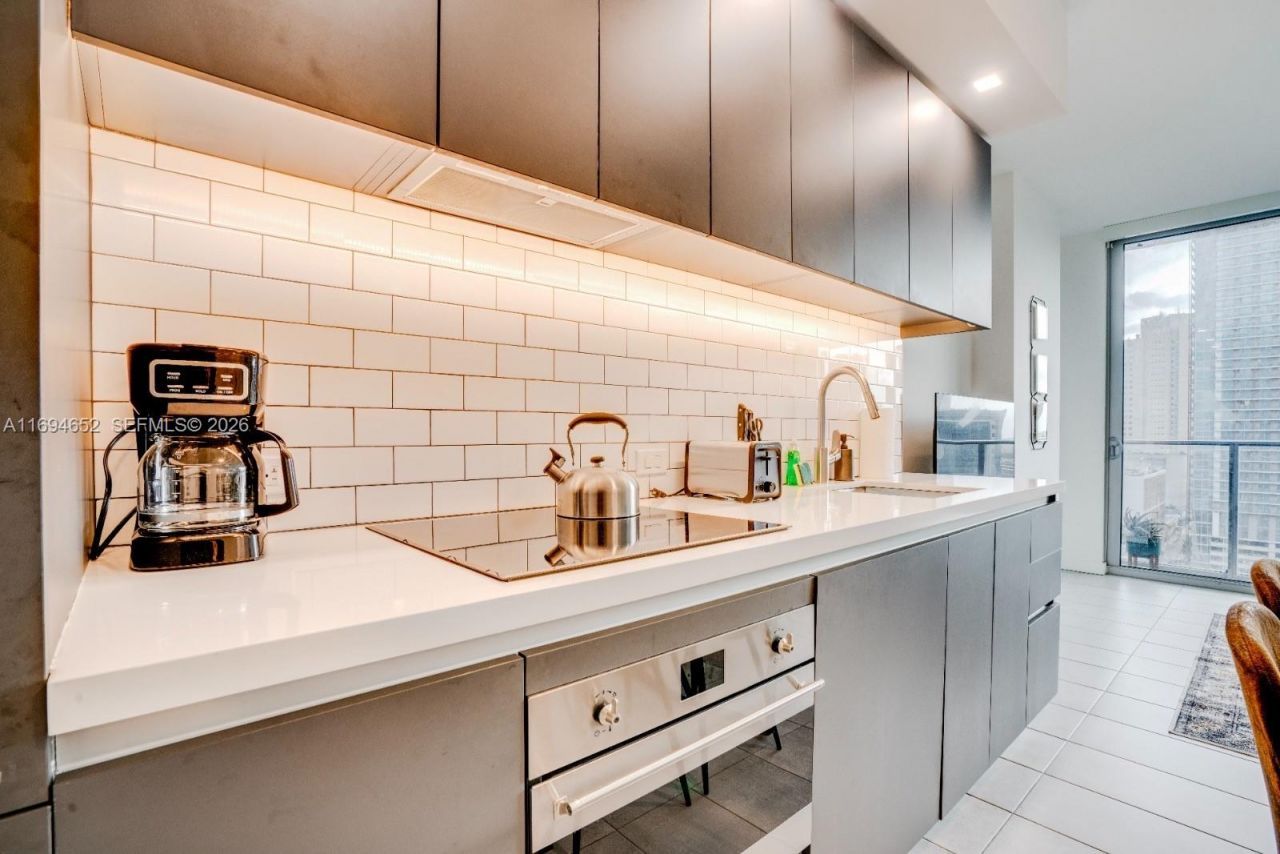 227 NE 2nd St, Unit 1705, Miami, FL 33132 Photo