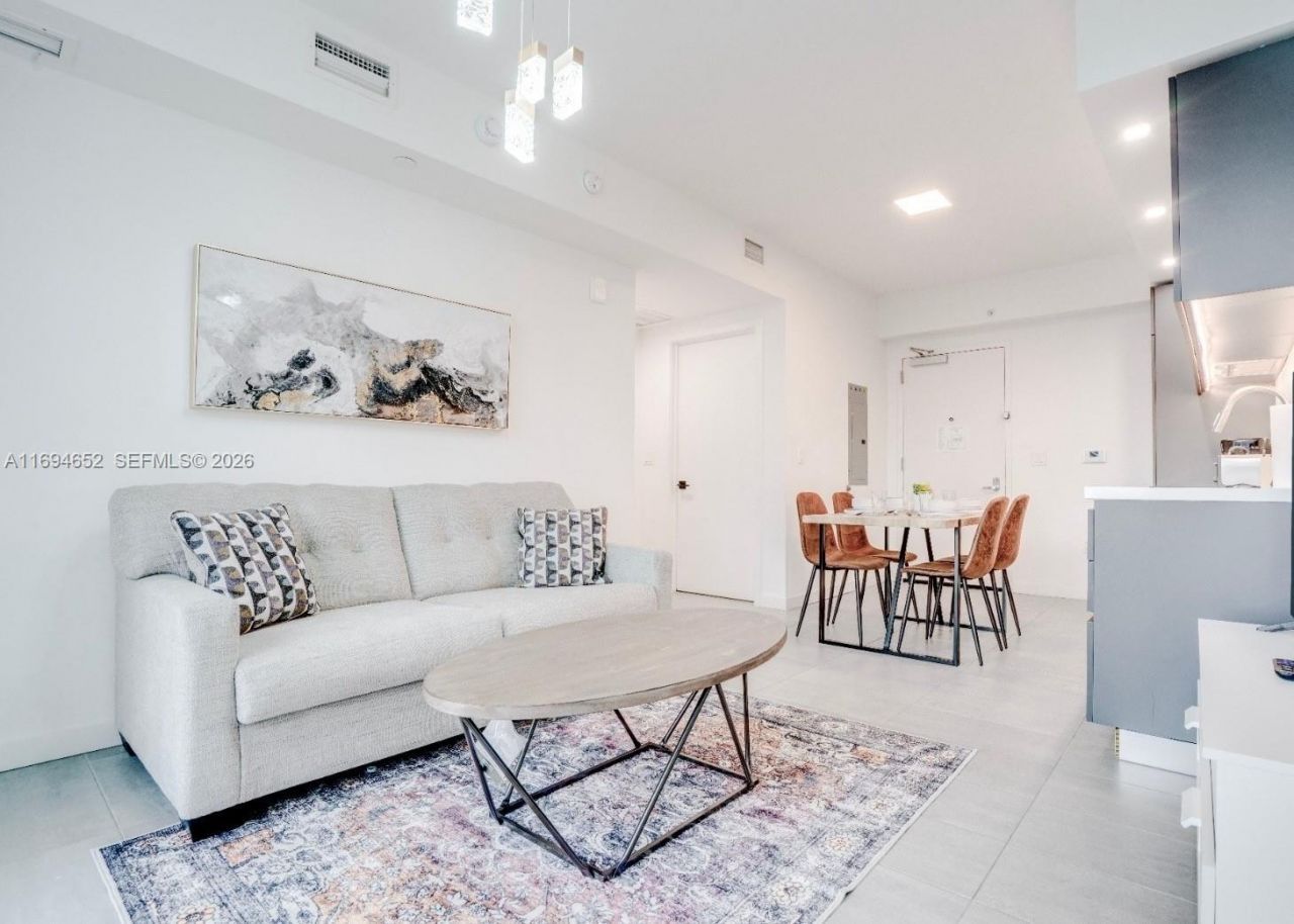 227 NE 2nd St, Unit 1705, Miami, FL 33132 Photo